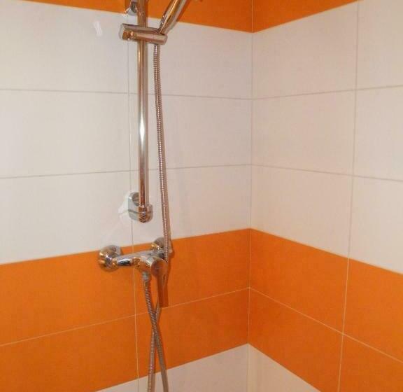 اتاق استاندارد, Hostal La Ribera Del Júcar