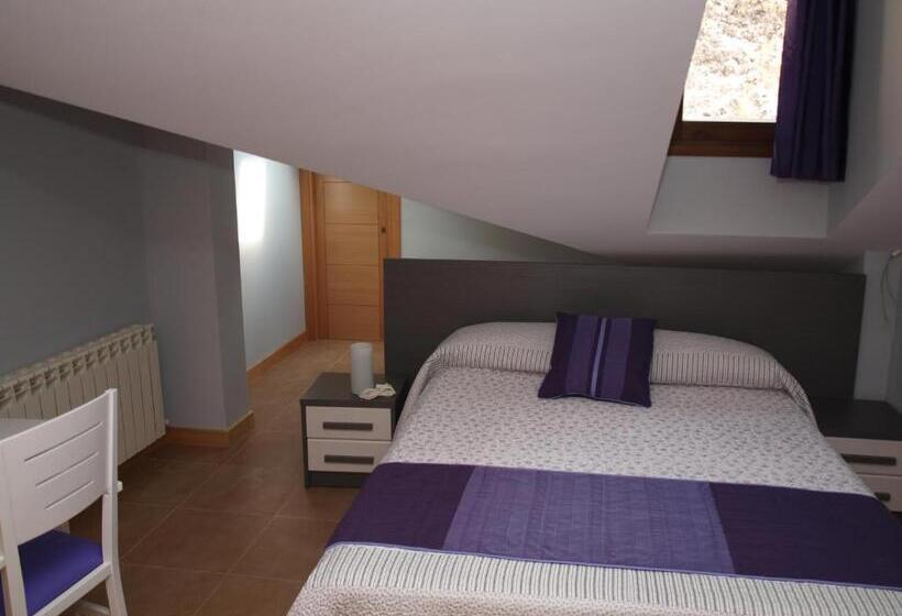 اتاق استاندارد سه نفره, Hostal La Ribera Del Júcar