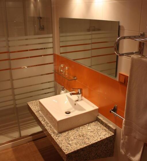 اتاق استاندارد سه نفره, Hostal La Ribera Del Júcar