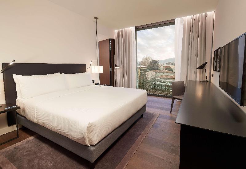 Номер Deluxe Кровать Кинг, Hilton Lake Como