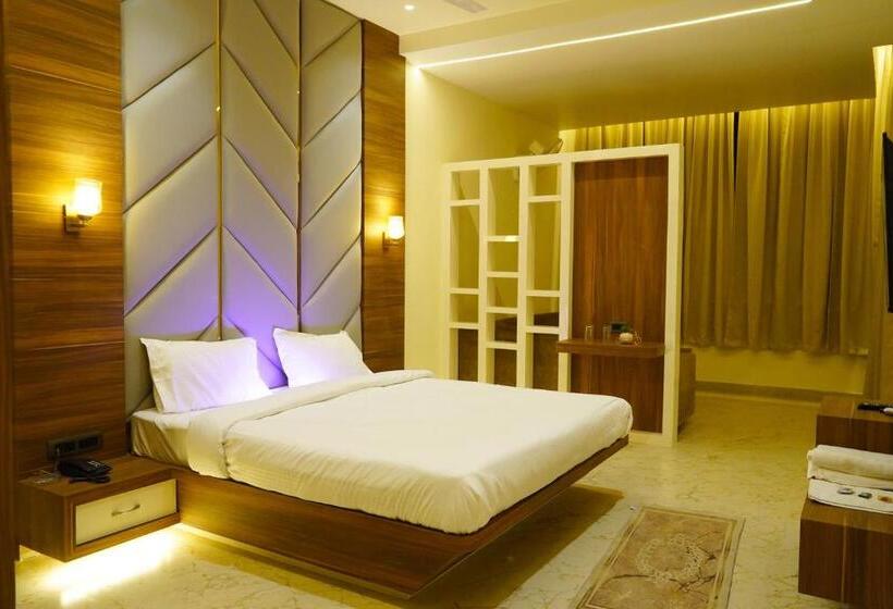 Люкс, Signature Inn