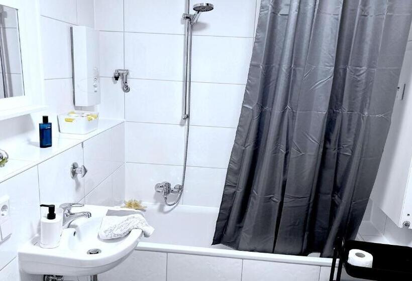 Апартаменты 1 Спальня, # Vaz Apartments Sg01 02, Wlan,tv, Küche, 2 X Balkone, Nahe Zentrum