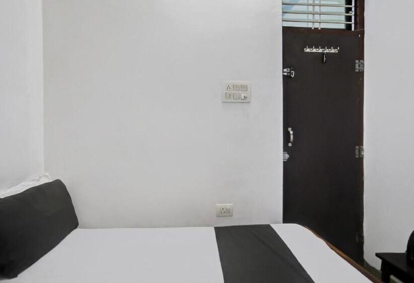 트리플 클래식 룸, Oyo Hotel R K Shahpura