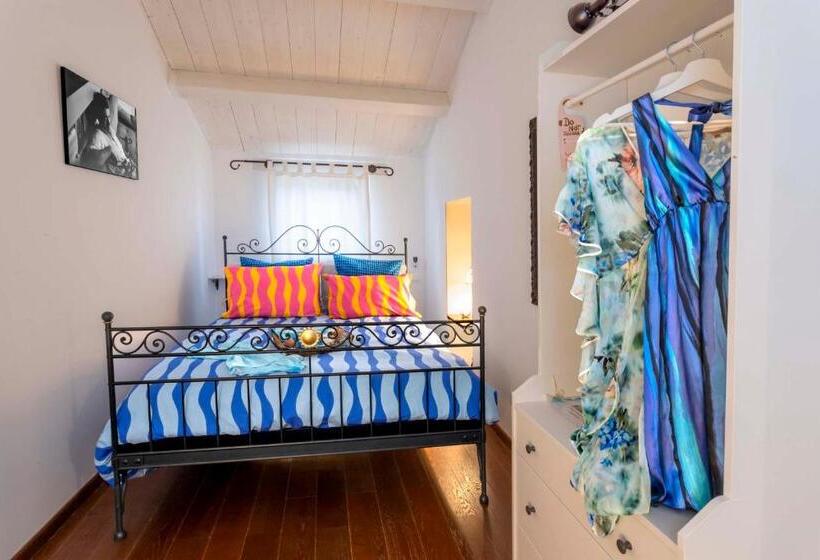 اتاق استاندارد سه نفره, Lillac Cottage