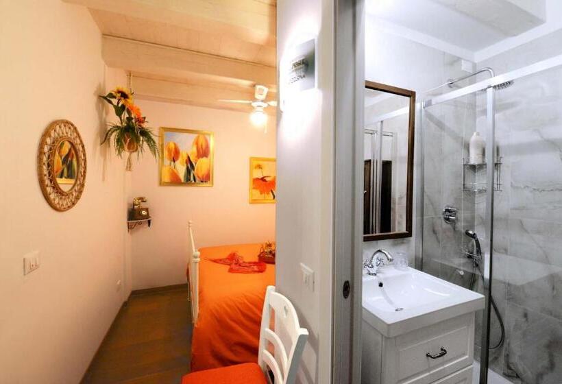 اتاق استاندارد, Lillac Cottage