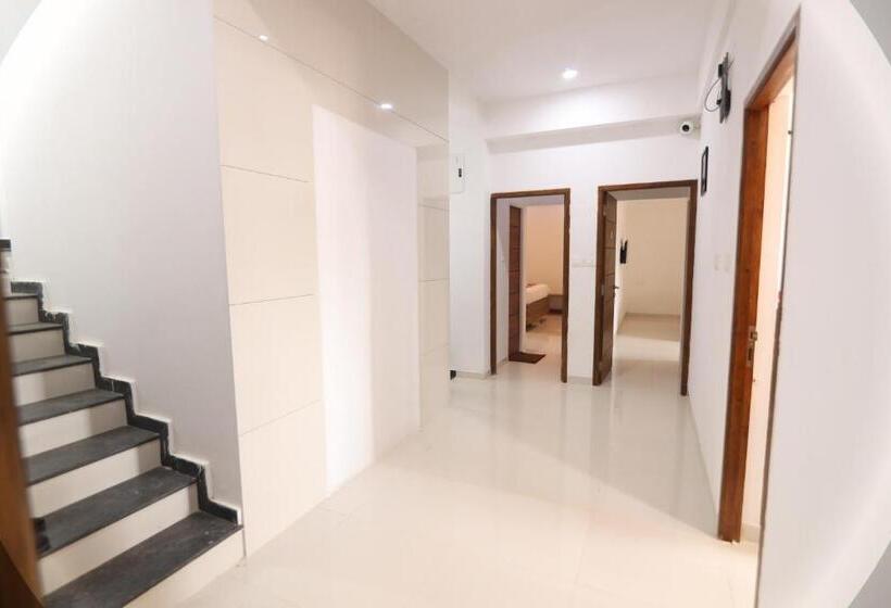 اتاق سوپریور با تخت بزرگ, J Park Auroville Beach