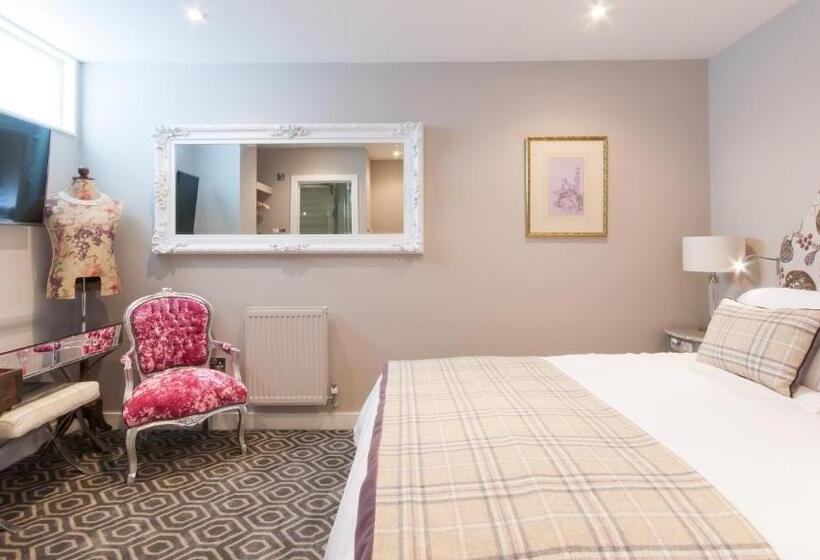 Номер Economy, Rooms At Number One