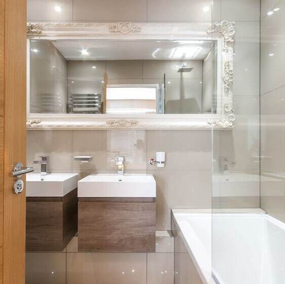 Номер Deluxe, Rooms At Number One