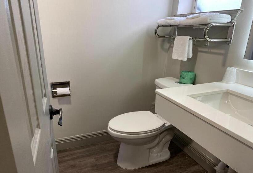 Номер Стандарт, Budget Motel  Titusville