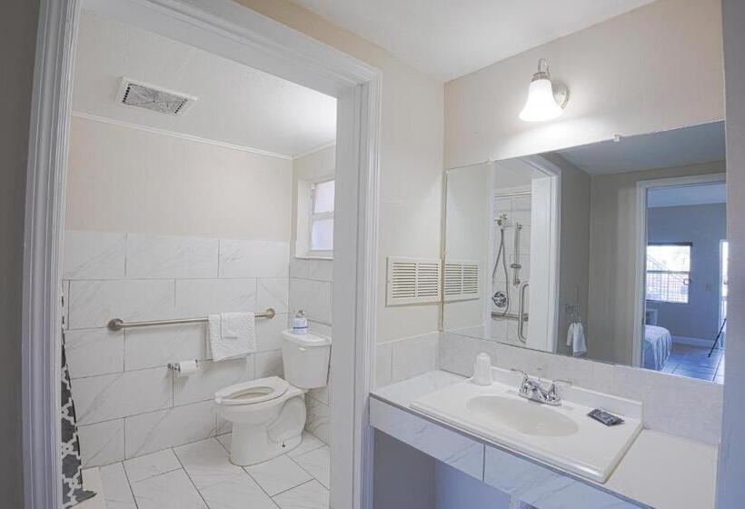 프리미엄 룸, Budget Motel  Titusville