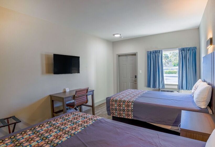 Номер Стандарт 2 Двуспальные Кровати, Budget Motel  Titusville
