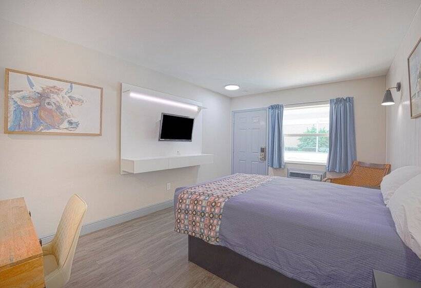 장애인을 위한 더블 침대 스탠다드 룸, Budget Motel  Titusville