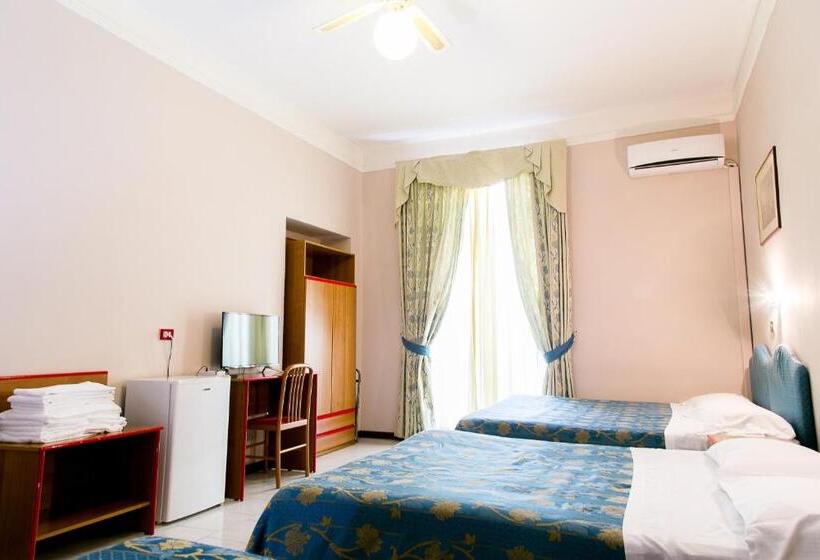 Habitación Cuádruple Estándar, Altavilla 9