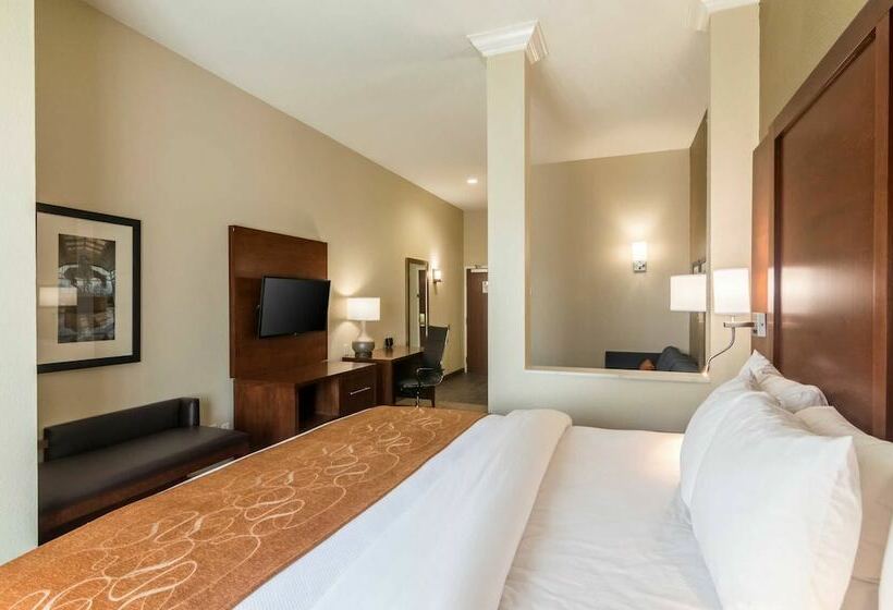 Suite, Comfort Suites Meridian And I40