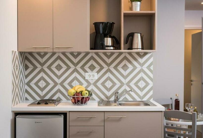 Deluxe Studio, Irini Stalos Apartments