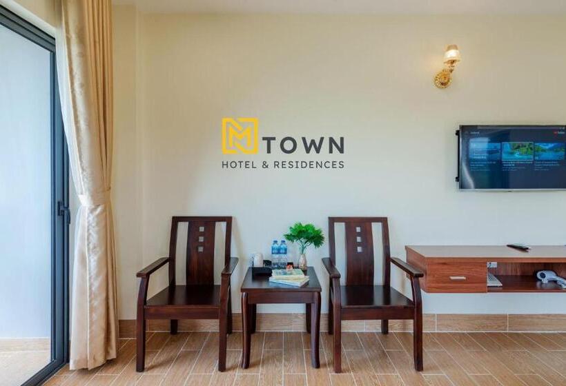 اتاق لوکس با بالکن, Luxy Park Hotel & Apartments   Mtown