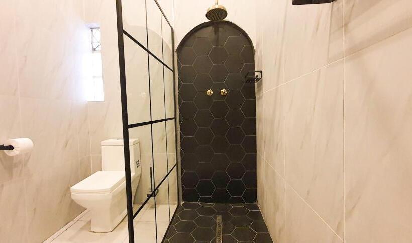 Номер Deluxe, The Lux Guesthouse