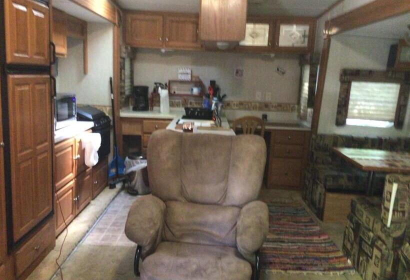 Номер Стандарт Индивидуальный, Happy Glamper Camper Lakeshore Camp Resort