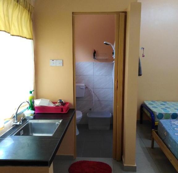 エコノミートリプルルーム, Homestay Teratak Umi Klang