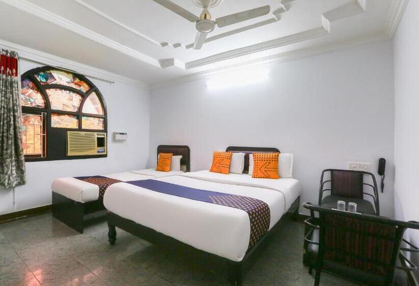 اتاق کلاسیک سه تخته, Oyo Hotel Spn