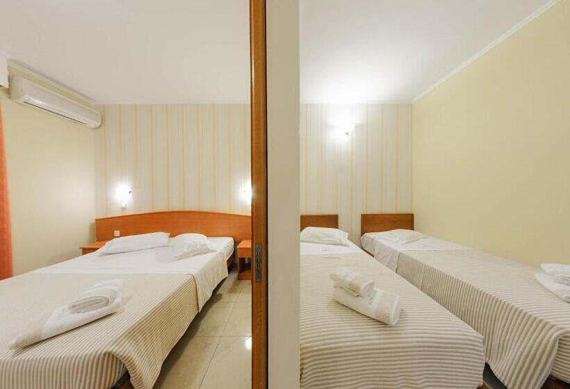 شقة عائلية, Zante Palace
