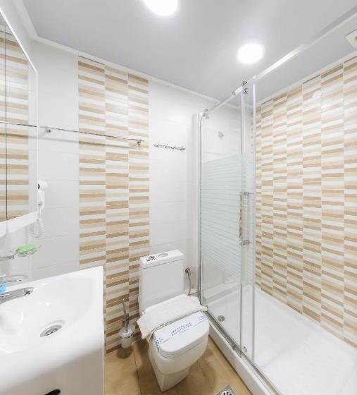 شقة غرفة واحدة, Zante Palace