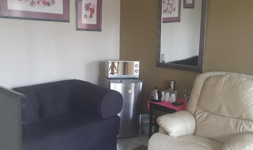 침실 1개 풀장 전망 아파트, Bon A Vie Self Catering And B&b Gonubie Full Solar Power, No Load Shedding!