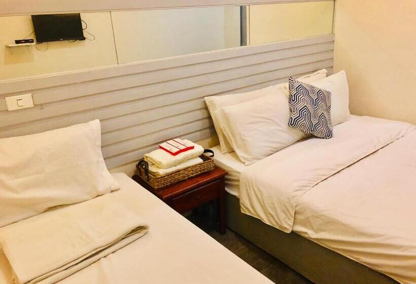 غرفة قياسية ثلاثية, Hometown Hotel   Lacson Bacolod