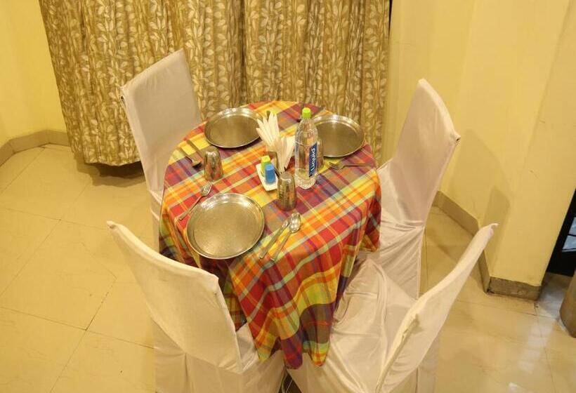 Трехместный Номер Deluxe, Taj Haveli Hotel Agra   Walkable Distance From Taj Mahal