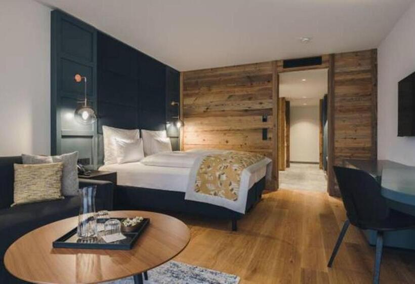 سوییت جونیور با بالکن, Alpenhotel Montafon & Spa