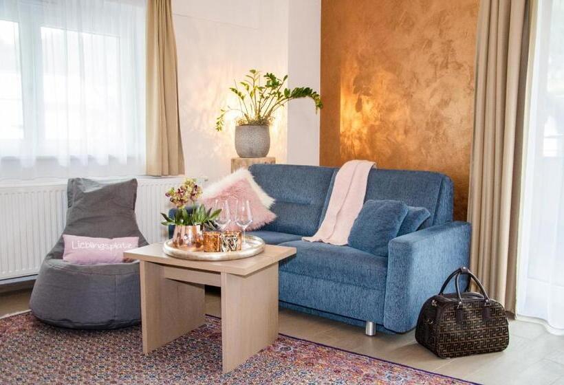 Апартаменты 2 Спальни с Балконом, Aparthotel Bergtraum