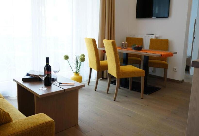 Апартаменты 2 Спальни с Балконом, Aparthotel Bergtraum
