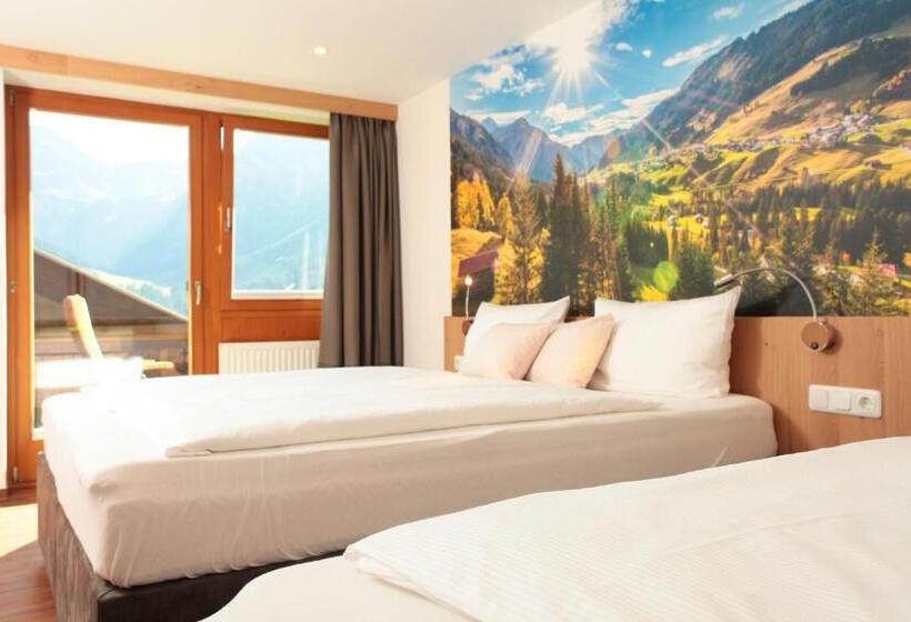 Семейный Номер, Ferienhotel Almajur
