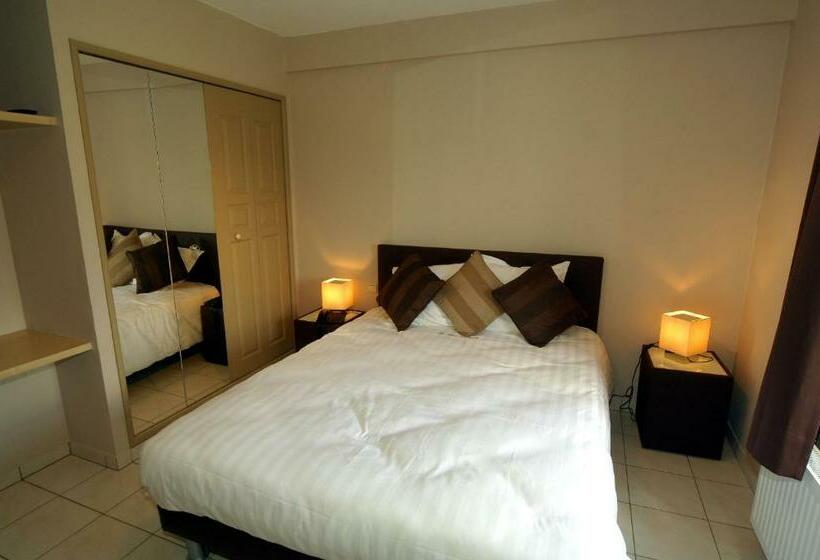 Номер Стандарт, Hôtel Le Saint Loup