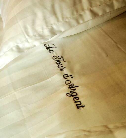 חדר סטנדרט לארבעה, Hôtel Le Saint Loup