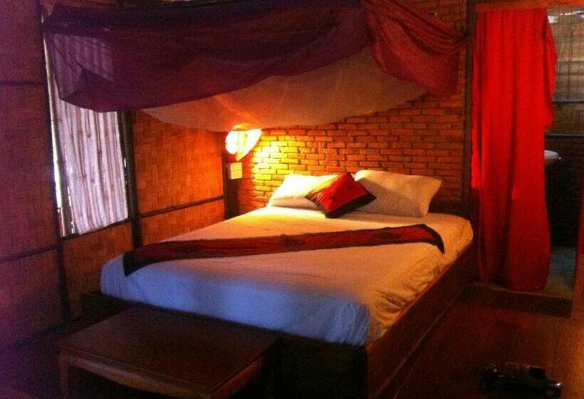 Deluxe room with river view, Sa Sa Lao