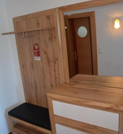 스탠다드 트리플 룸, Restaurant Veldener Traumschiff Direkt Am See In 2min Im Zentrum