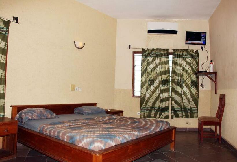 بانگلوی استاندارد, Assouka Eco Village Du Lac Nokoué