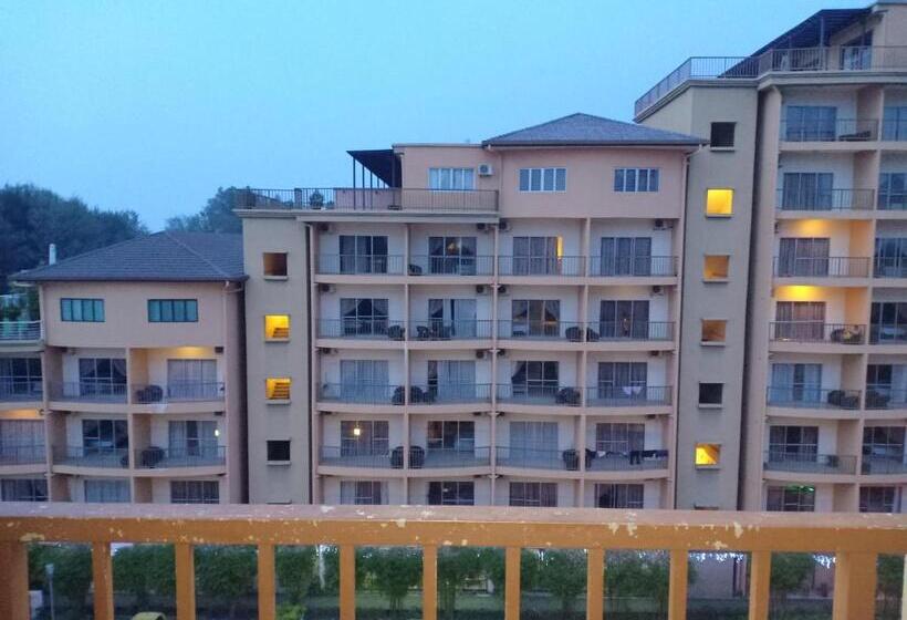 Апартаменты 1 Спальня Вид на Море, Zamlan Gold Coast Morib Intl Resort   3 Rooms Apartment