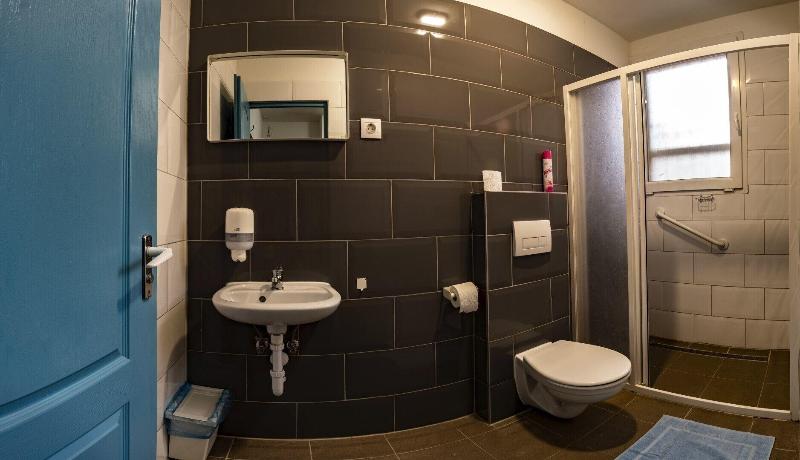 标准单人间, Wow City Hostel