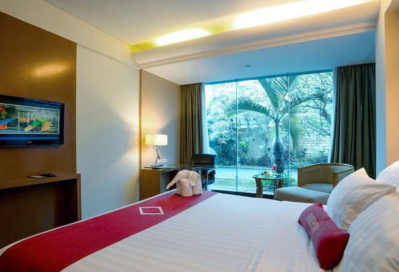带泳池观景的行政房, Emersia Hotel And Resort