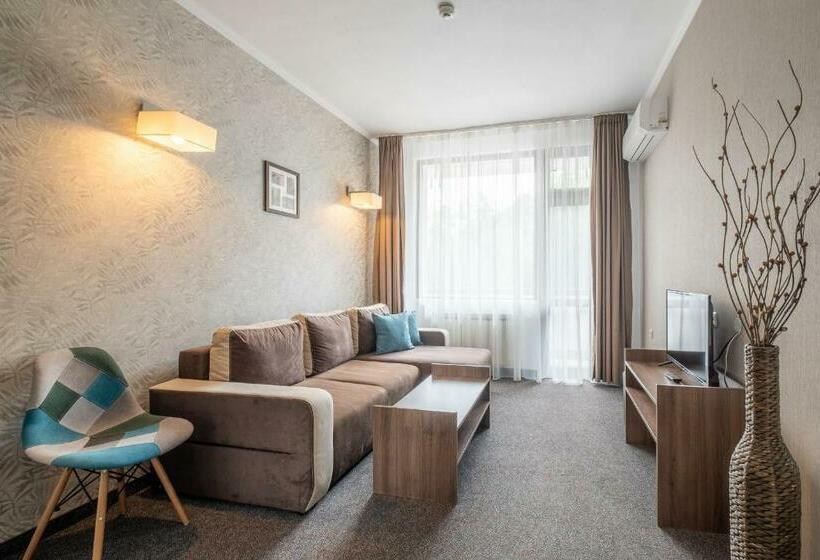 سوئیت با بالکن, Park Hotel Asenevtsi