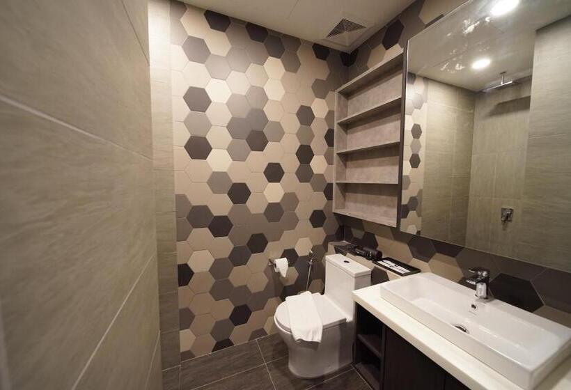 اتاق لوکس سه تخته, Ceylonz Starlight Suites Bukit Bintang