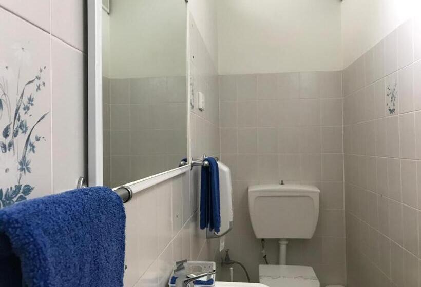 Трехместный Президентский, Coffs Shearwater Motel