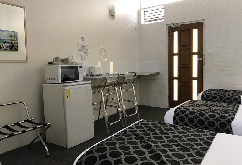 디럭스 트리플 룸, Coffs Shearwater Motel