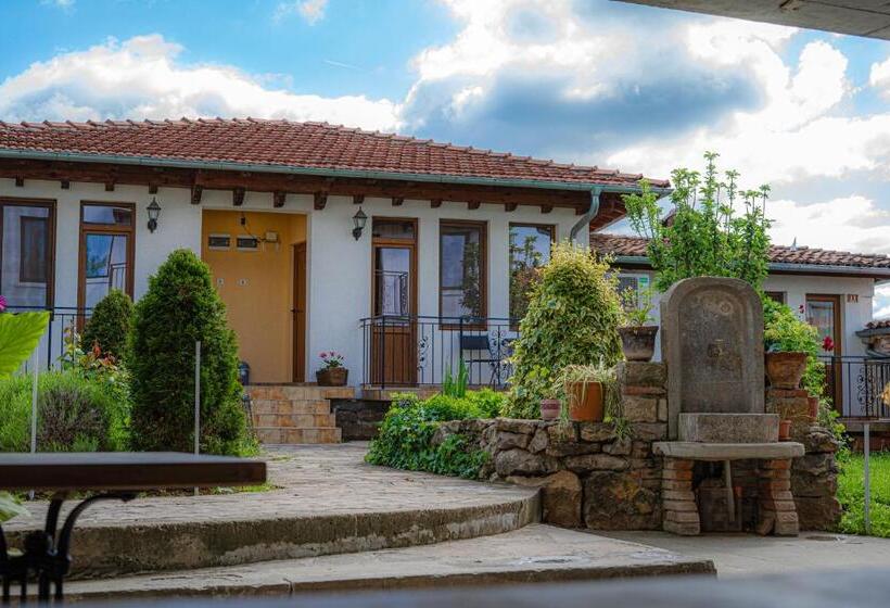 バルコニー付スタンダード４ベッドルーム, Family Hotel Slavianska Dusha