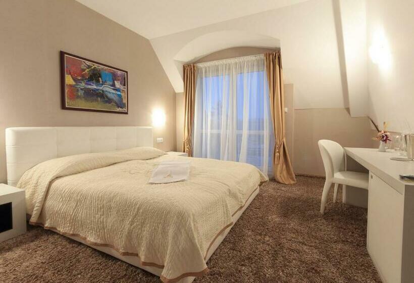 اتاق استاندارد, Agusta Spa