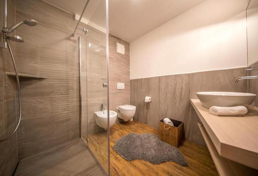 اتاق سوپریور, Sassleng