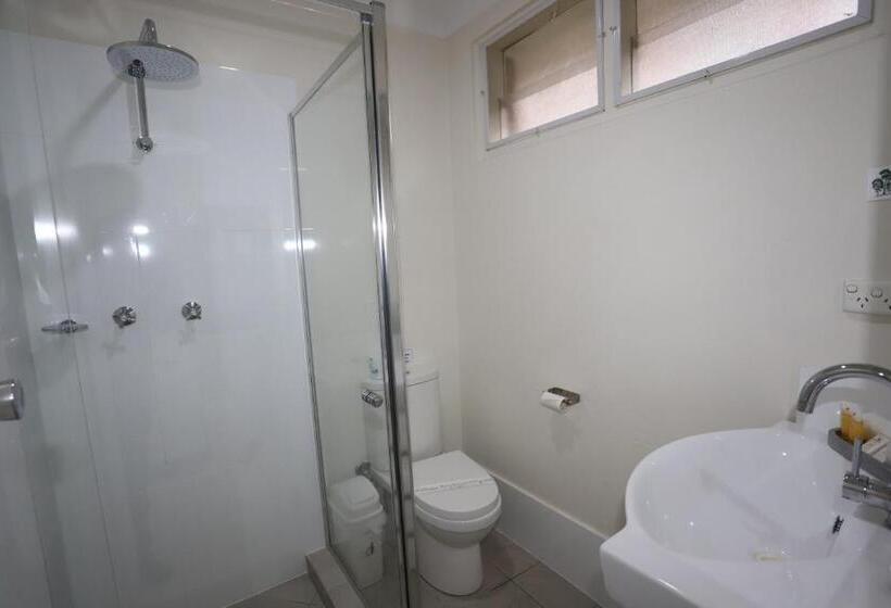 家庭间, Reign Inn Newcastle