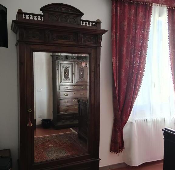 Номер Стандарт Совместная Ванная, La Maison Rouge